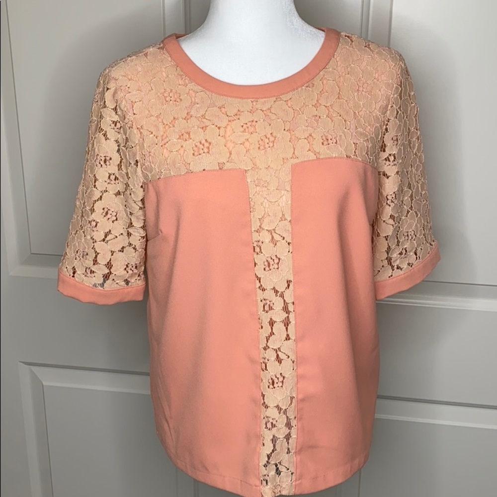 Gianni Bini peach lace zip blouse
